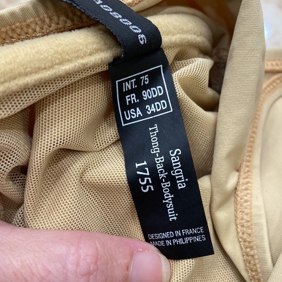 Le Mystere Sangria Bodysuit. Nude. Size 34DD - Picture 6 of 8